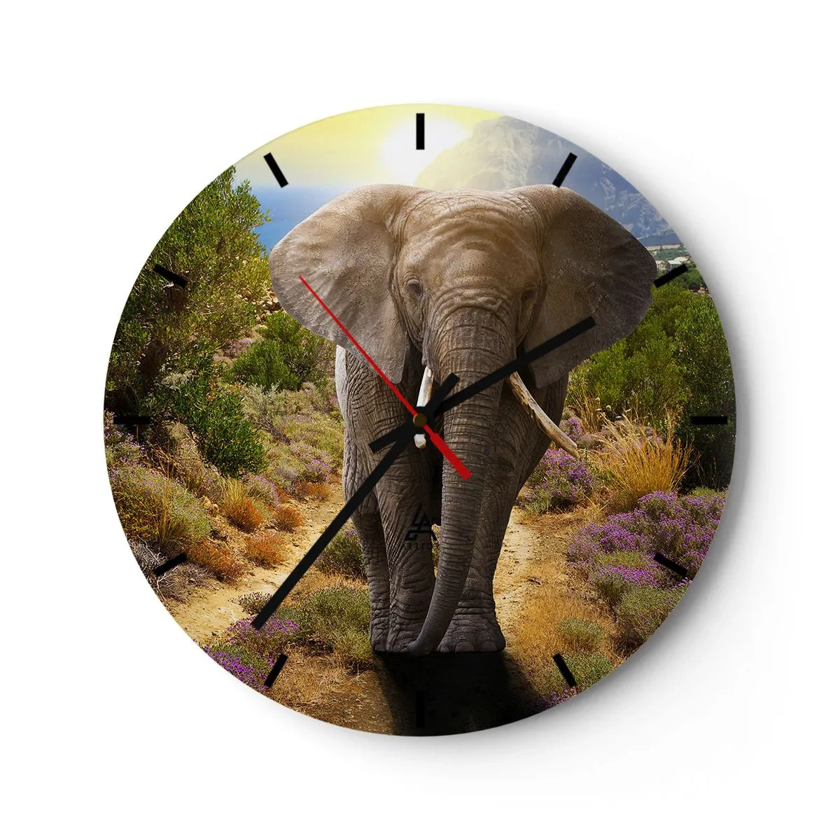 Väggklocka - Klocka på glas - En elefant i bakgrunden av naturen på en solig dag - 30x30cm - Så såg Edens trädgård ut - Modern väggdekoration för vardagsrum, kök och sovrum ARTTOR