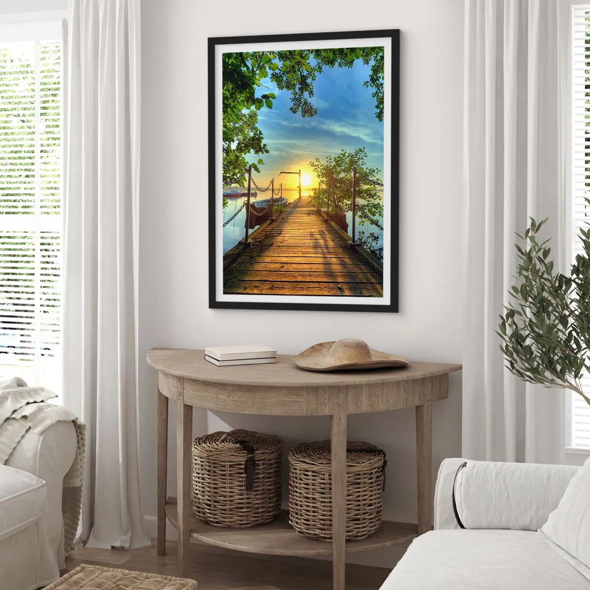 Affisch i svart ram - Träbrygga över sjön vid solnedgången - 50x70cm - Solnedgång vid vatten - Modern väggdekoration för vardagsrum och sovrum ARTTOR