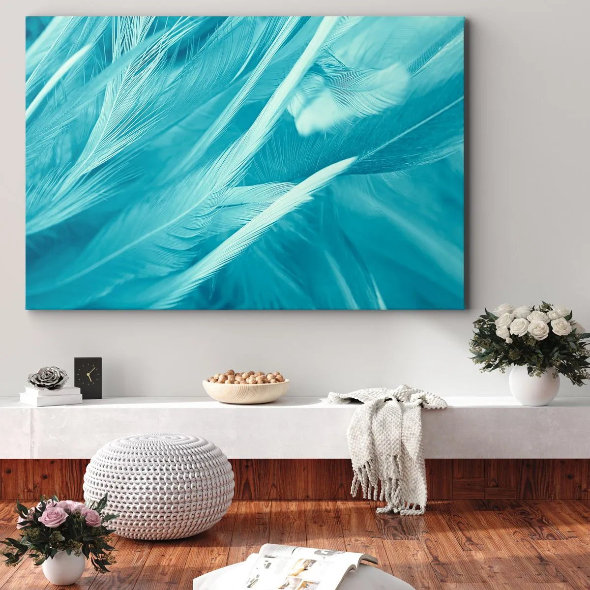 Canvastavla - Bild på duk - Närbild av fina turkosa fjädrar - 70x50cm - Drunkna i dun - Modern väggdekoration för vardagsrum och sovrum ARTTOR