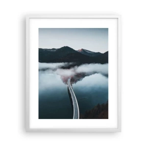 Affisch i vit ram - Över ett vatten som är så slätt som en spegel - 40x50 cm