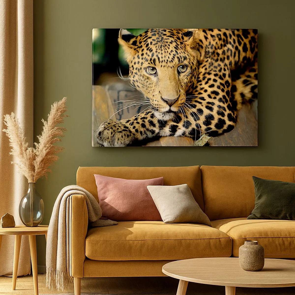 Canvastavla - Bild på duk - Porträtt av en leopard i dess naturliga omgivning - 70x50cm - Var inte rädd, kom fram - Modern väggdekoration för vardagsrum och sovrum ARTTOR