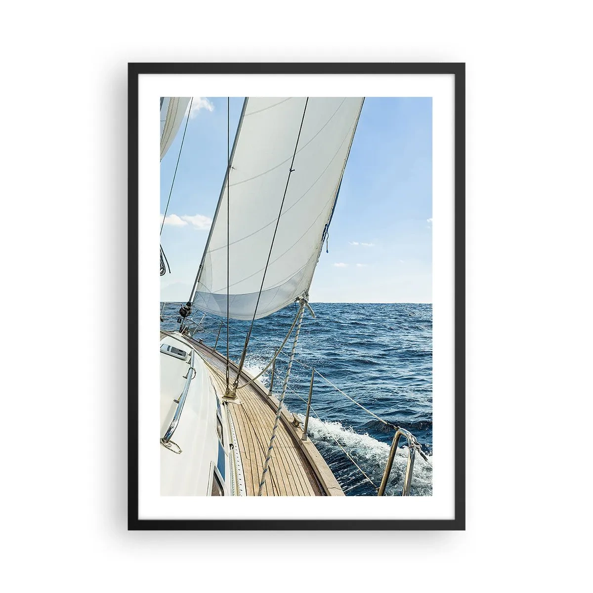 Affisch i svart ram - En segelbåt på öppet hav på en solig dag - 50x70cm - Heja äventyret - Modern väggdekoration för vardagsrum och sovrum ARTTOR