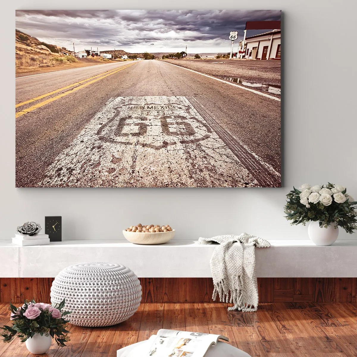 Canvastavla - Bild på duk - Route 66 i ett ökenklimat med en pittoresk himmel - 70x50cm - Mother Road - amerikanska legenden - Modern väggdekoration för vardagsrum och sovrum ARTTOR