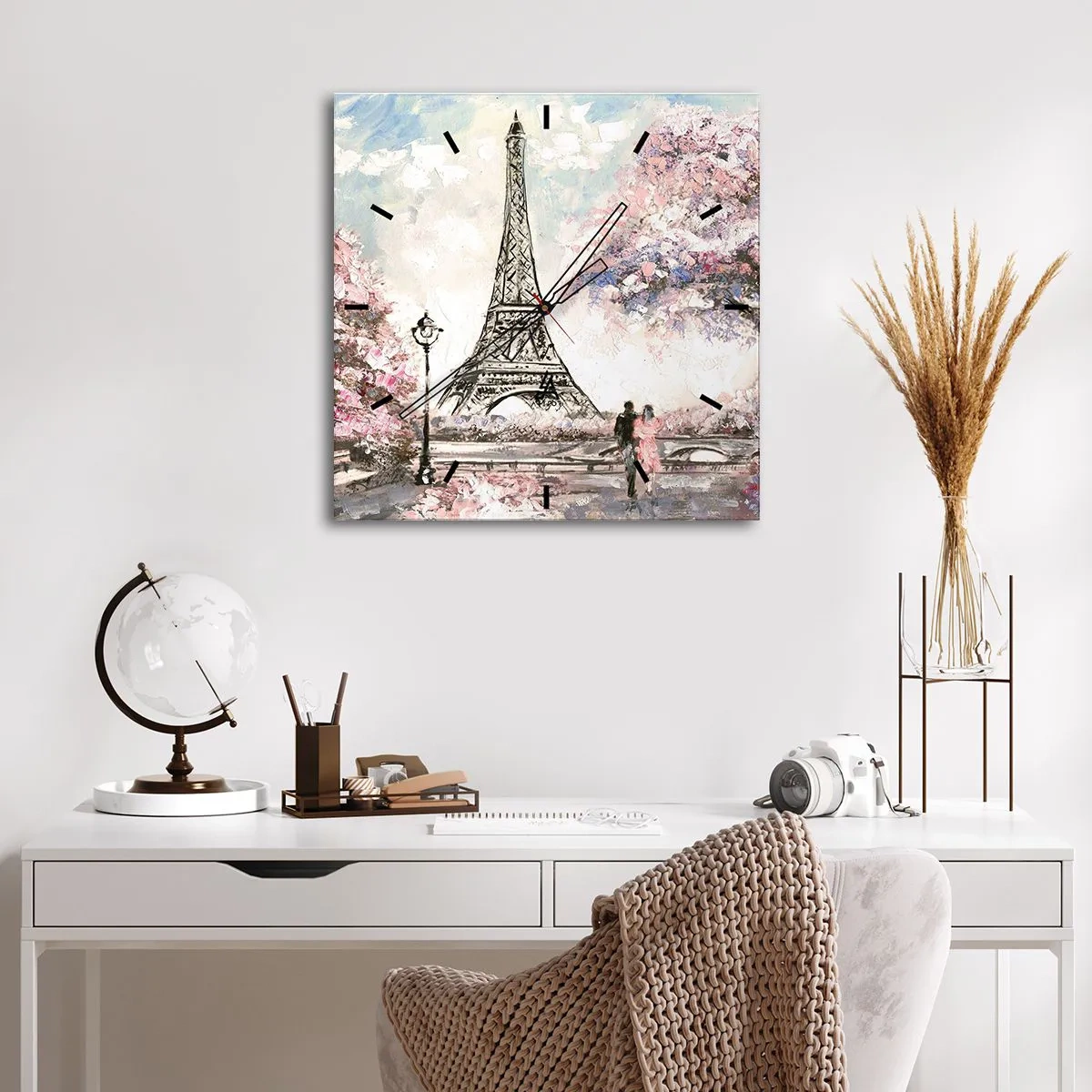 Väggklocka - Klocka på glas - Aprilpromenad i Paris - 30x30 cm
