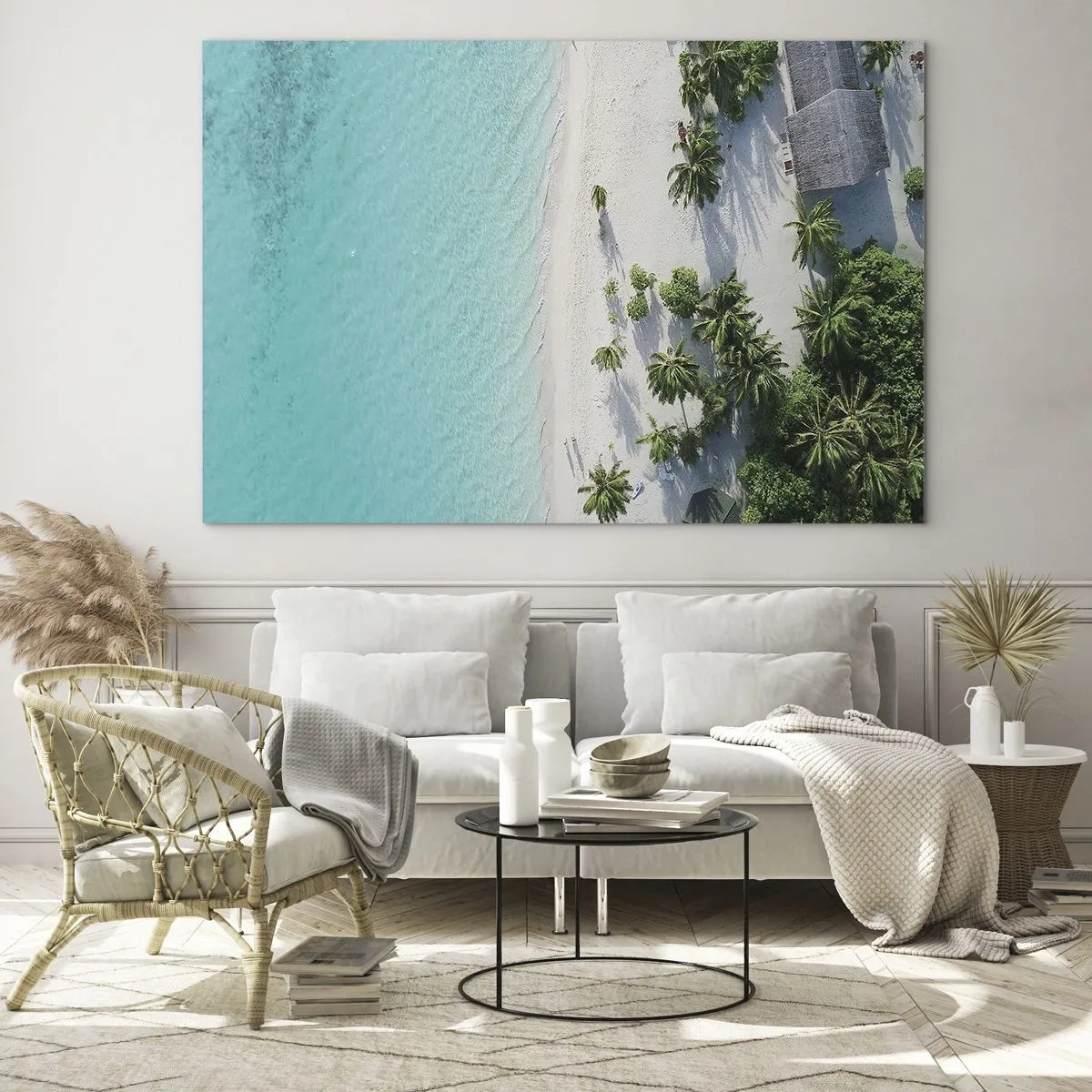 Glastavla - Bild på glas - Fågelperspektiv över en tropisk strand med palmer och ett turkost hav - 70x50cm - Semester i paradiset - Modern väggdekoration för vardagsrum och sovrum ARTTOR