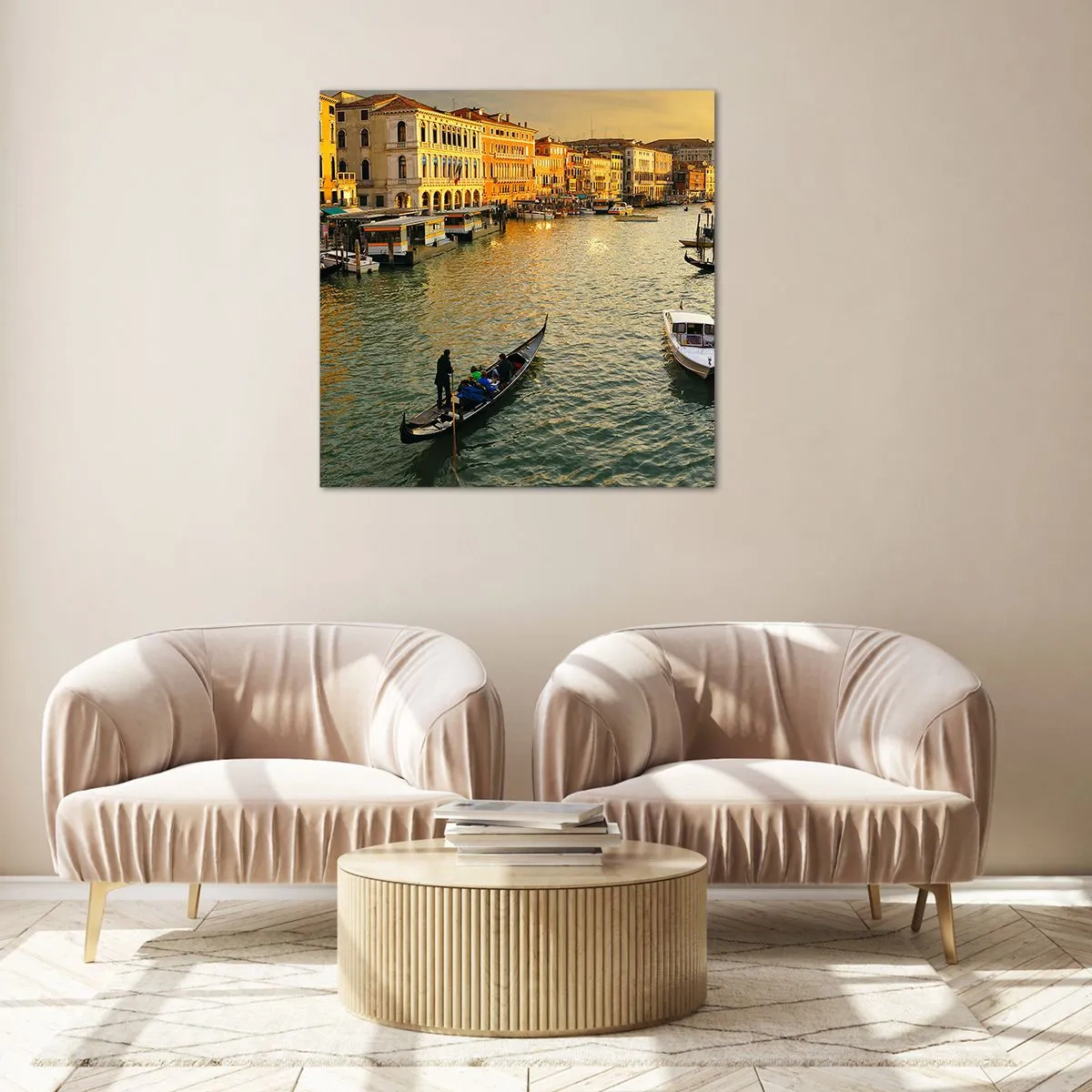 Glastavla - Bild på glas - På soliga sidan av gatan - 40x40 cm