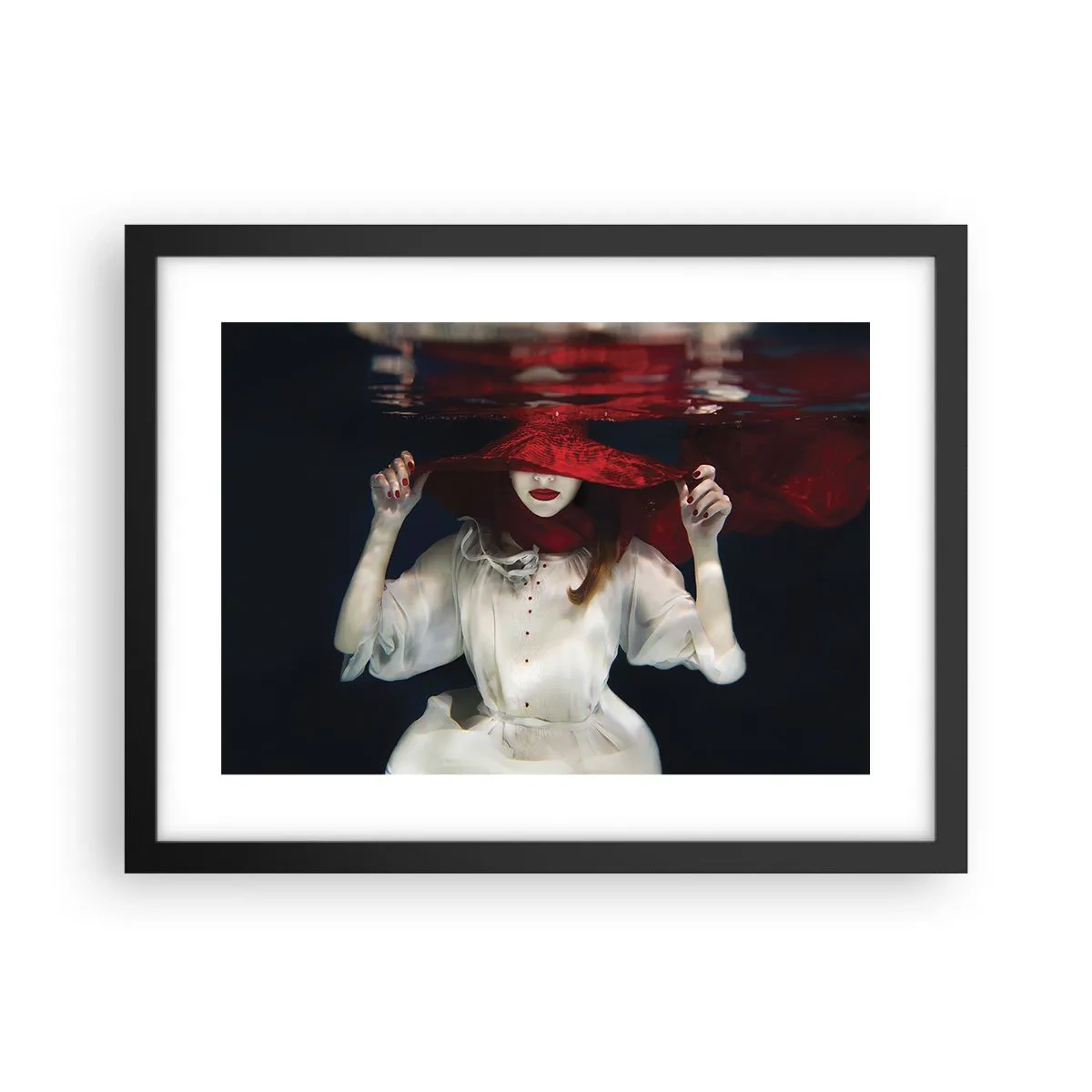 Affisch i svart ram - Konstig fru - 40x30 cm