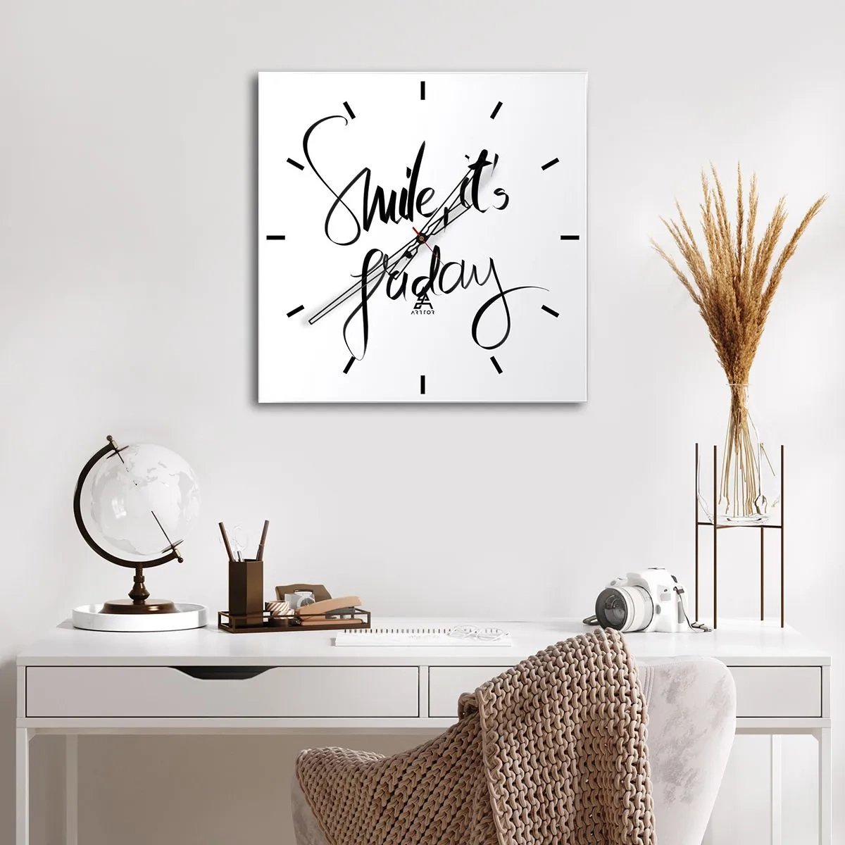 Väggklocka - Klocka på glas - Riktig glädje - 40x40 cm