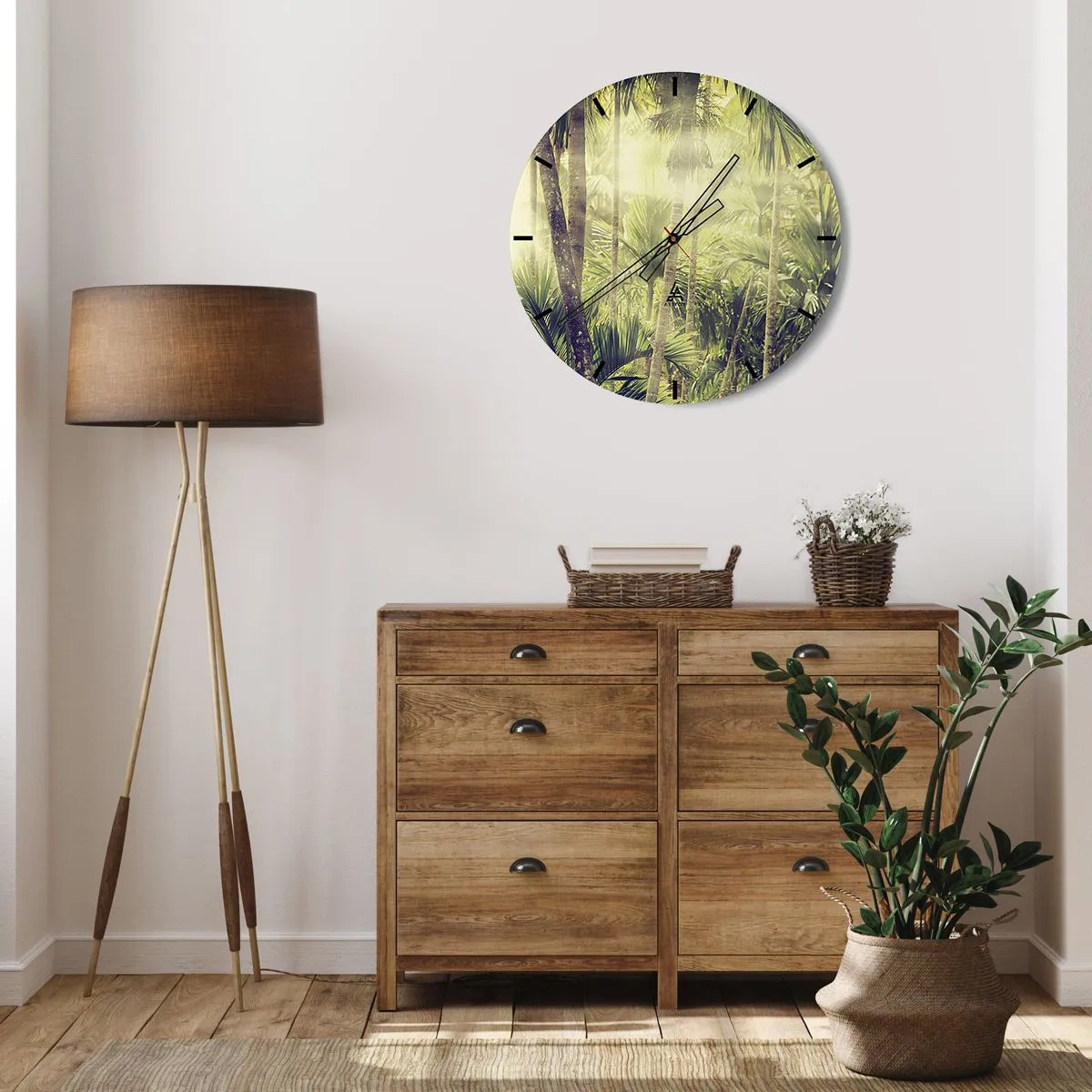 Väggklocka - Klocka på glas - Tropisk palmskog i solens strålar - 30x30cm - I gröna glöden - Modern väggdekoration för vardagsrum, kök och sovrum ARTTOR