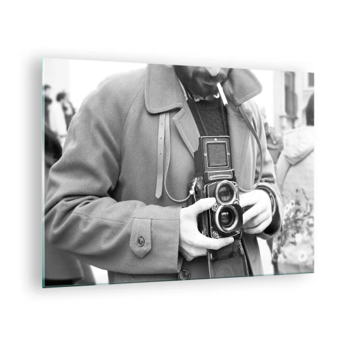 Glastavla - Bild på glas - Svartvitt foto av en man med en analog kamera - 70x50cm - I retrostil - Modern väggdekoration för vardagsrum och sovrum ARTTOR