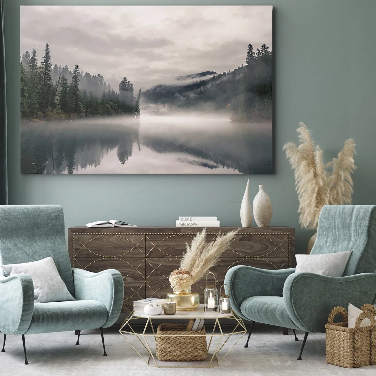 Canvastavla - Bild på duk - En dimmig skog reflekterad i en lugn sjö - 70x50cm - I förundran, i dimman - Modern väggdekoration för vardagsrum och sovrum ARTTOR