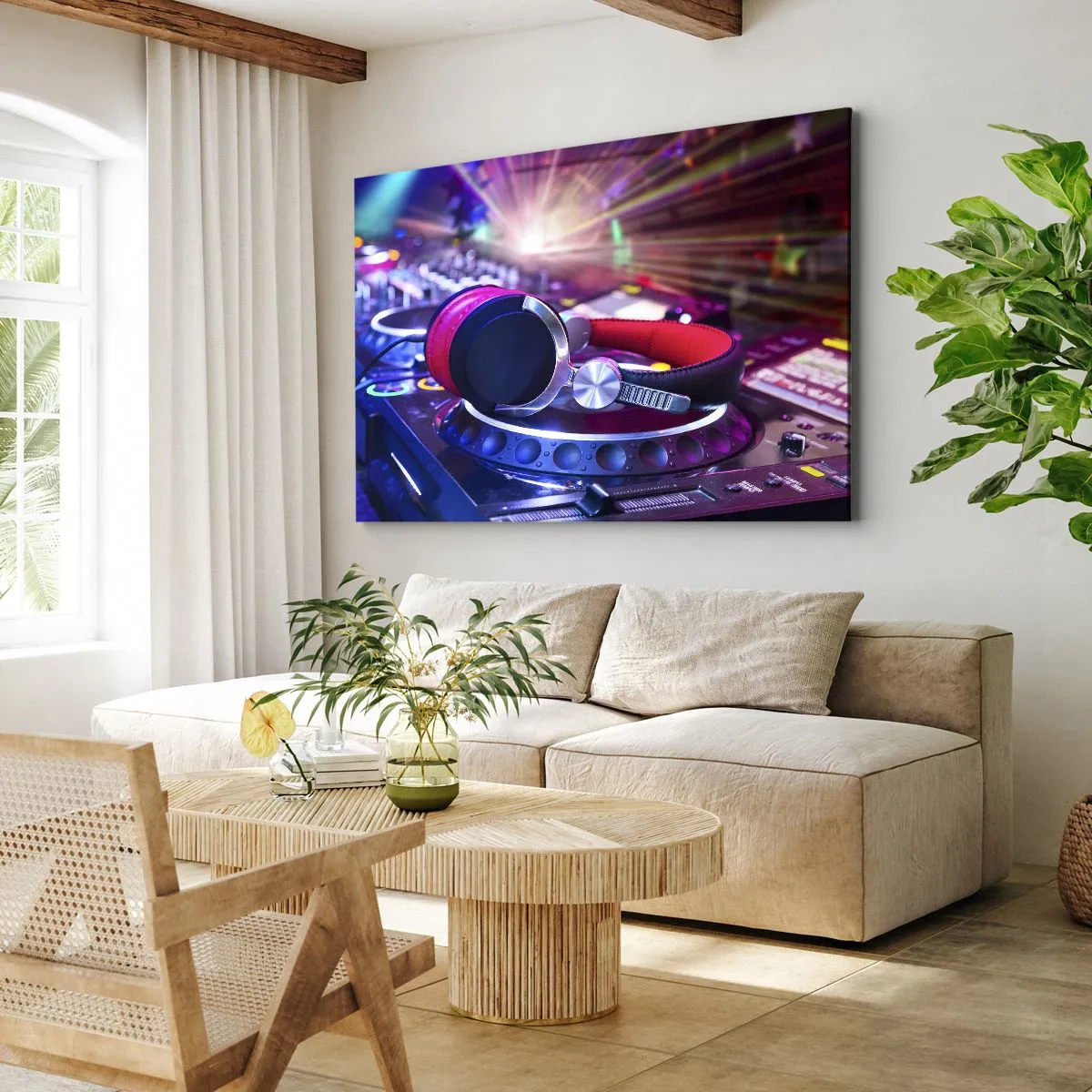 Canvastavla - Bild på duk - DJ-hörlurar på en konsol upplyst av spotlights på en fest - 70x50cm - Låt partyt börja - Modern väggdekoration för vardagsrum och sovrum ARTTOR