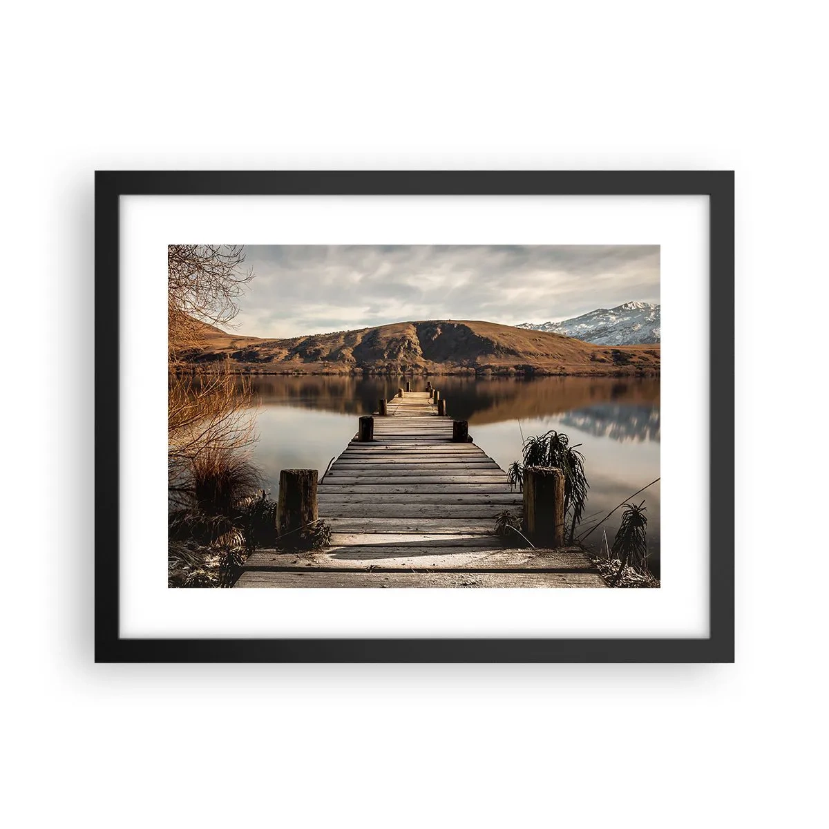 Affisch i svart ram - Ett landskap i tystnad - 40x30 cm