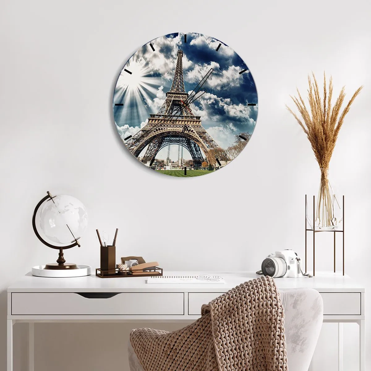 Väggklocka - Klocka på glas - Den enda under solen - 40x40 cm