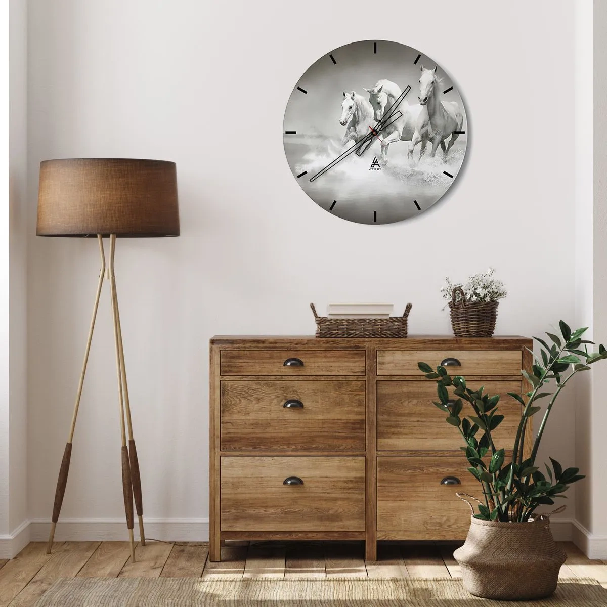 Väggklocka - Klocka på glas - Tre vita hästar galopperar genom vattnet i en dynamisk miljö - 30x30cm - Vit vildhet - Modern väggdekoration för vardagsrum, kök och sovrum ARTTOR
