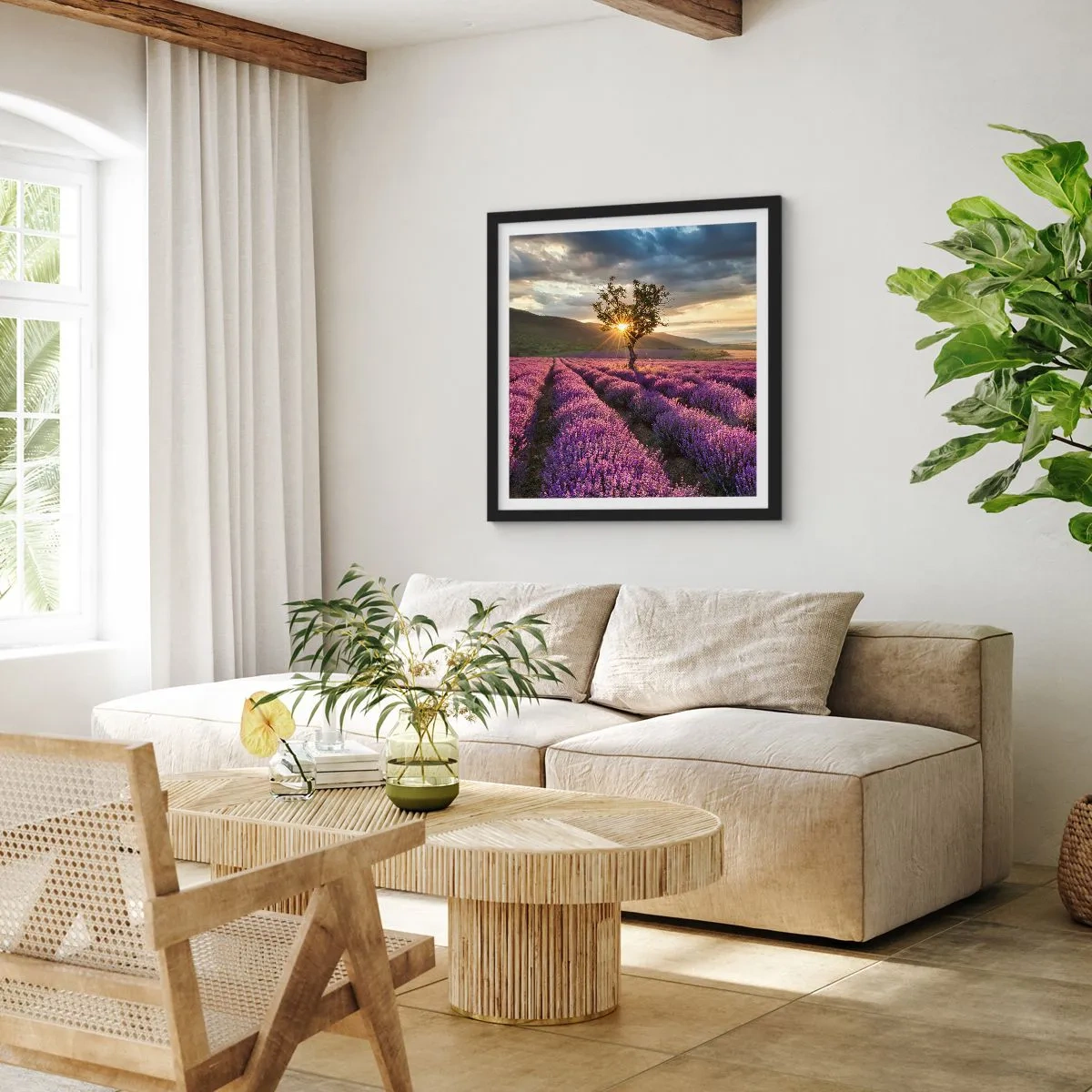 Affisch i svart ram - Arom i lila färg - 60x60 cm