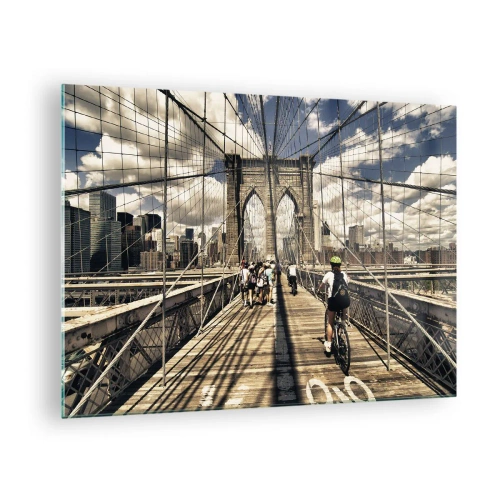 Glastavla - Bild på glas - Brooklynbron på en solig dag med fotgängare och cyklister - 70x50cm - Direkt till stadens kärna - Modern väggdekoration för vardagsrum och sovrum ARTTOR