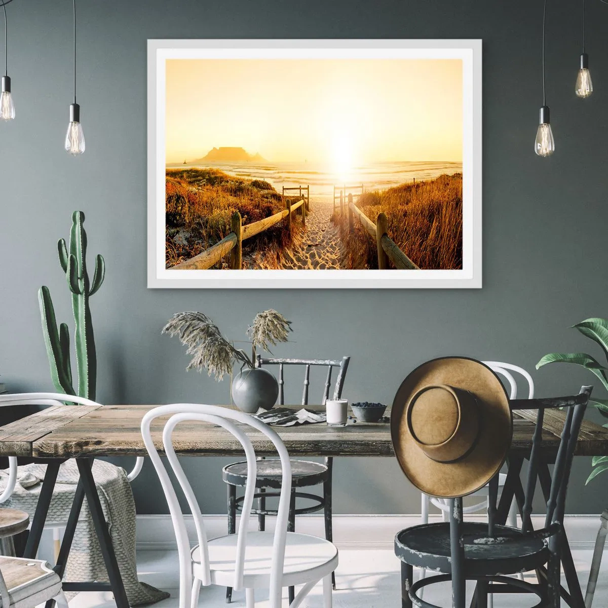 Affisch i vit ram - Genom sanddynan mot solen - 91x61 cm