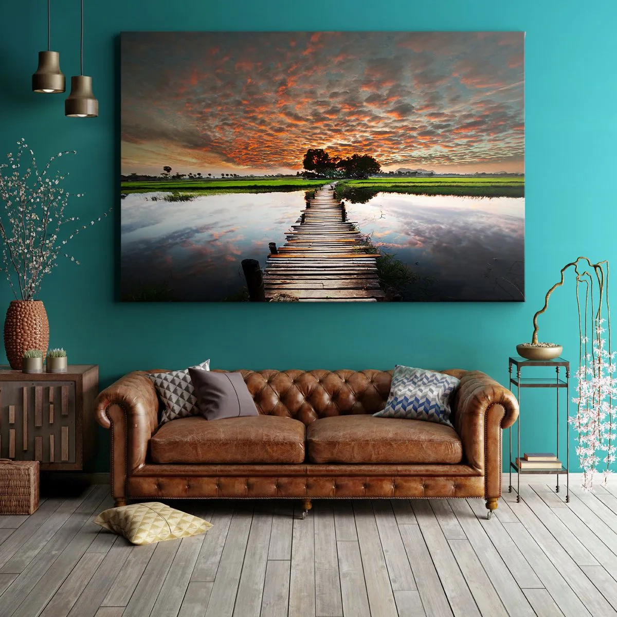 Canvastavla - Bild på duk - Träbro över vattnet vid solnedgången - 70x50cm - Fäll ut armarna - andas  - Modern väggdekoration för vardagsrum och sovrum ARTTOR