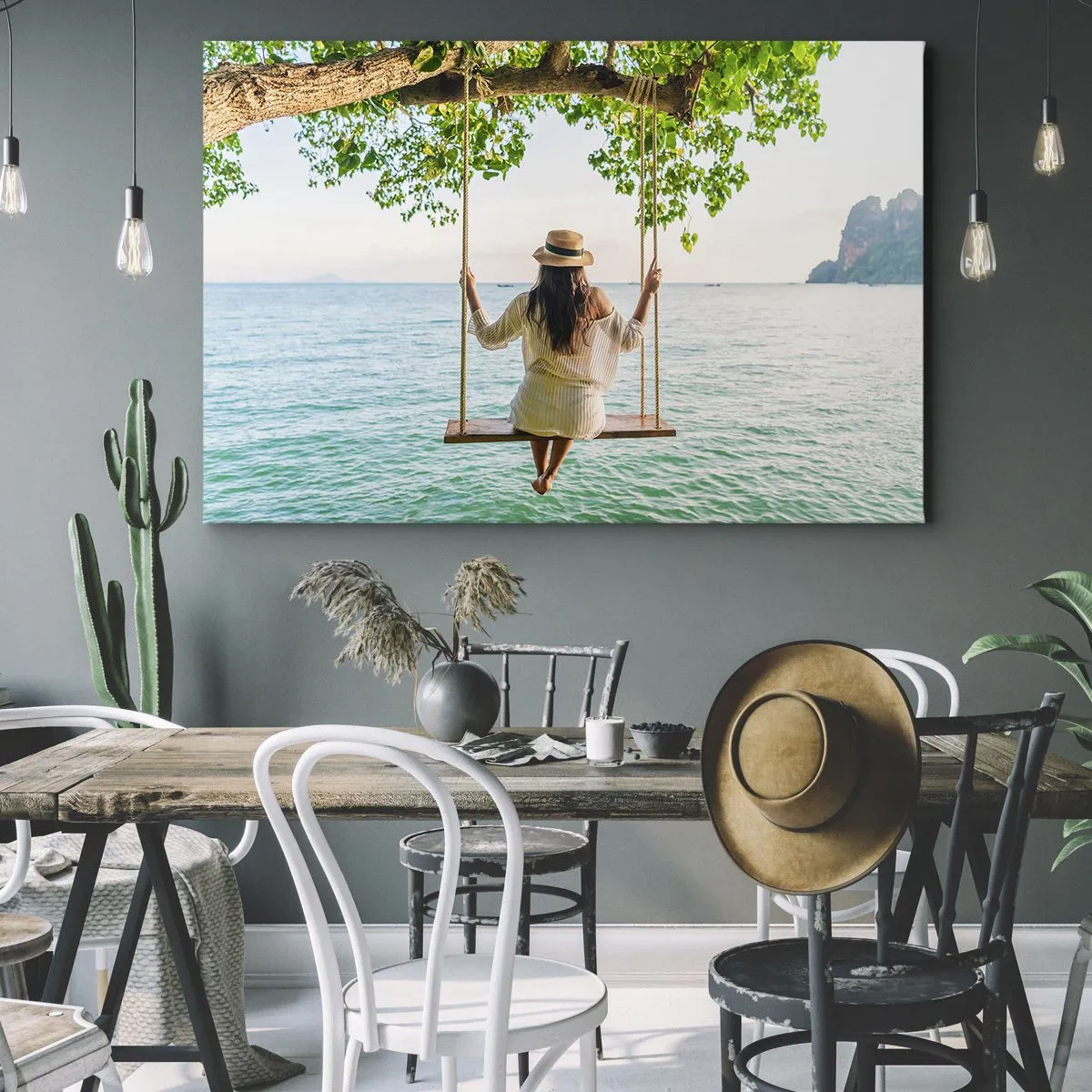 Canvastavla - Bild på duk - Kvinna på en gunga vid havet i ett tropiskt landskap - 70x50cm - Livet är vackert - Modern väggdekoration för vardagsrum och sovrum ARTTOR