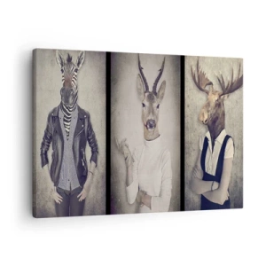 Canvastavla - Bild på duk - En triptyk med djurfigurer i människokläder mot en konstnärlig bakgrund - 70x50cm - Må gesterna tala - Modern väggdekoration för vardagsrum och sovrum ARTTOR