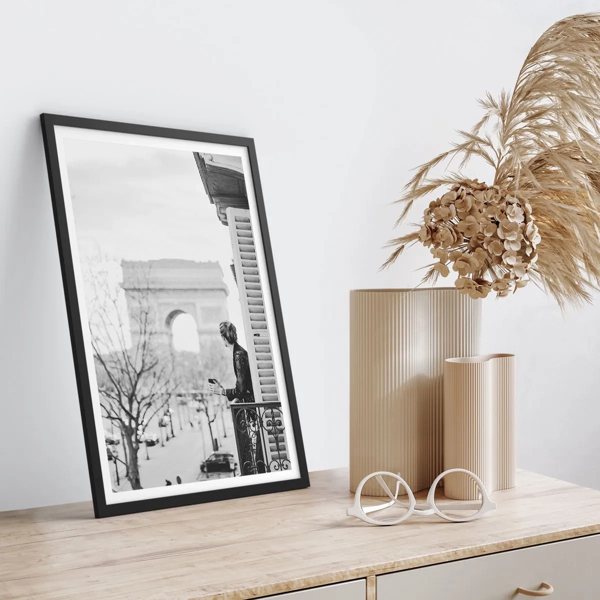 Affisch i svart ram - Rum med utsikt - 61x91 cm