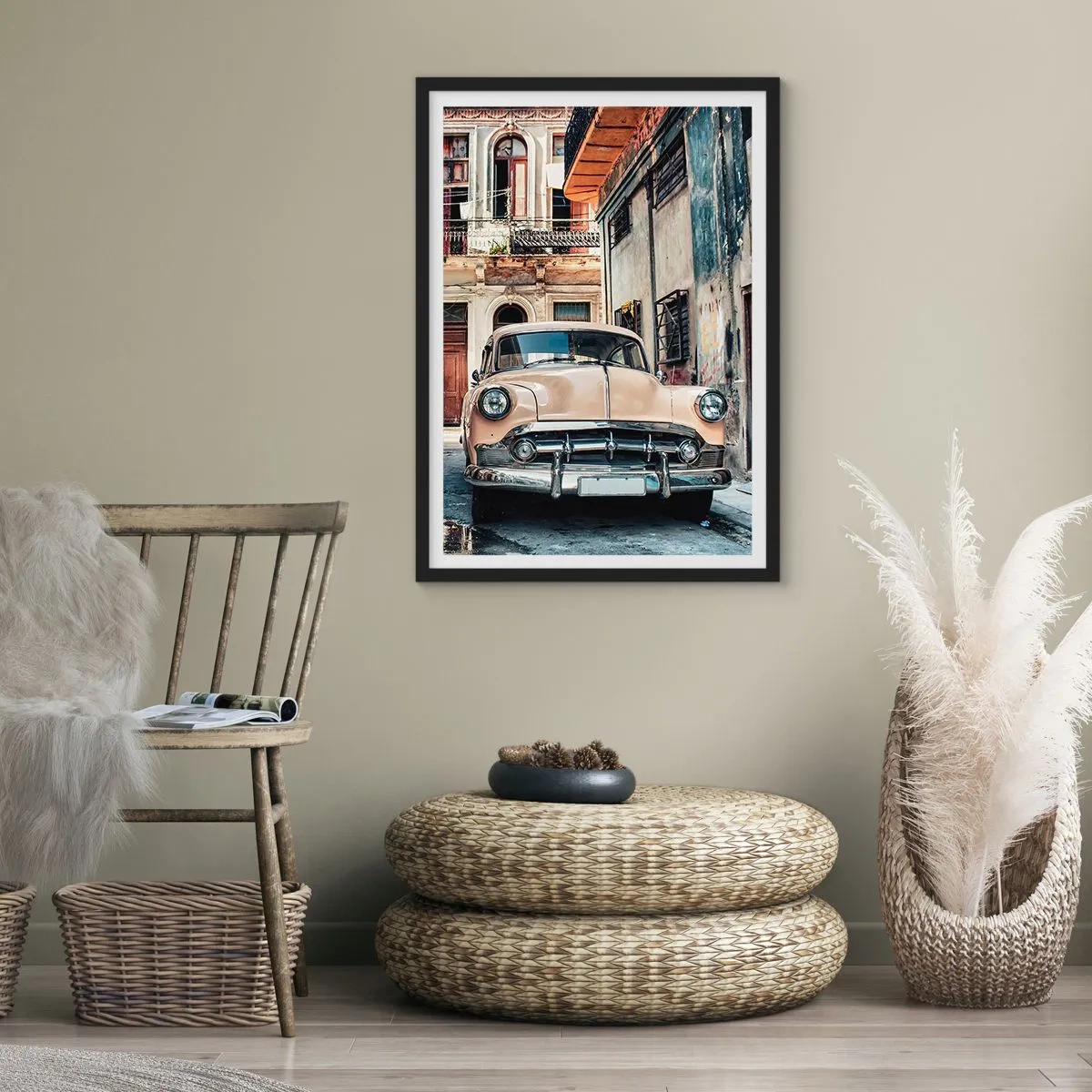 Affisch i svart ram - En klassisk bil i en retro urban miljö - 50x70cm - Siesta i Havana - Modern väggdekoration för vardagsrum och sovrum ARTTOR