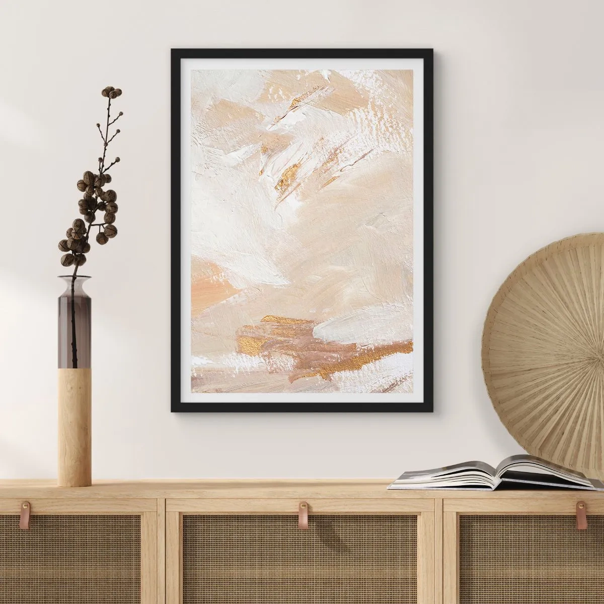 Affisch i svart ram - Abstrakta penseldrag i beige och guld - 50x70cm - Pastellfärgad komposition - Modern väggdekoration för vardagsrum och sovrum ARTTOR