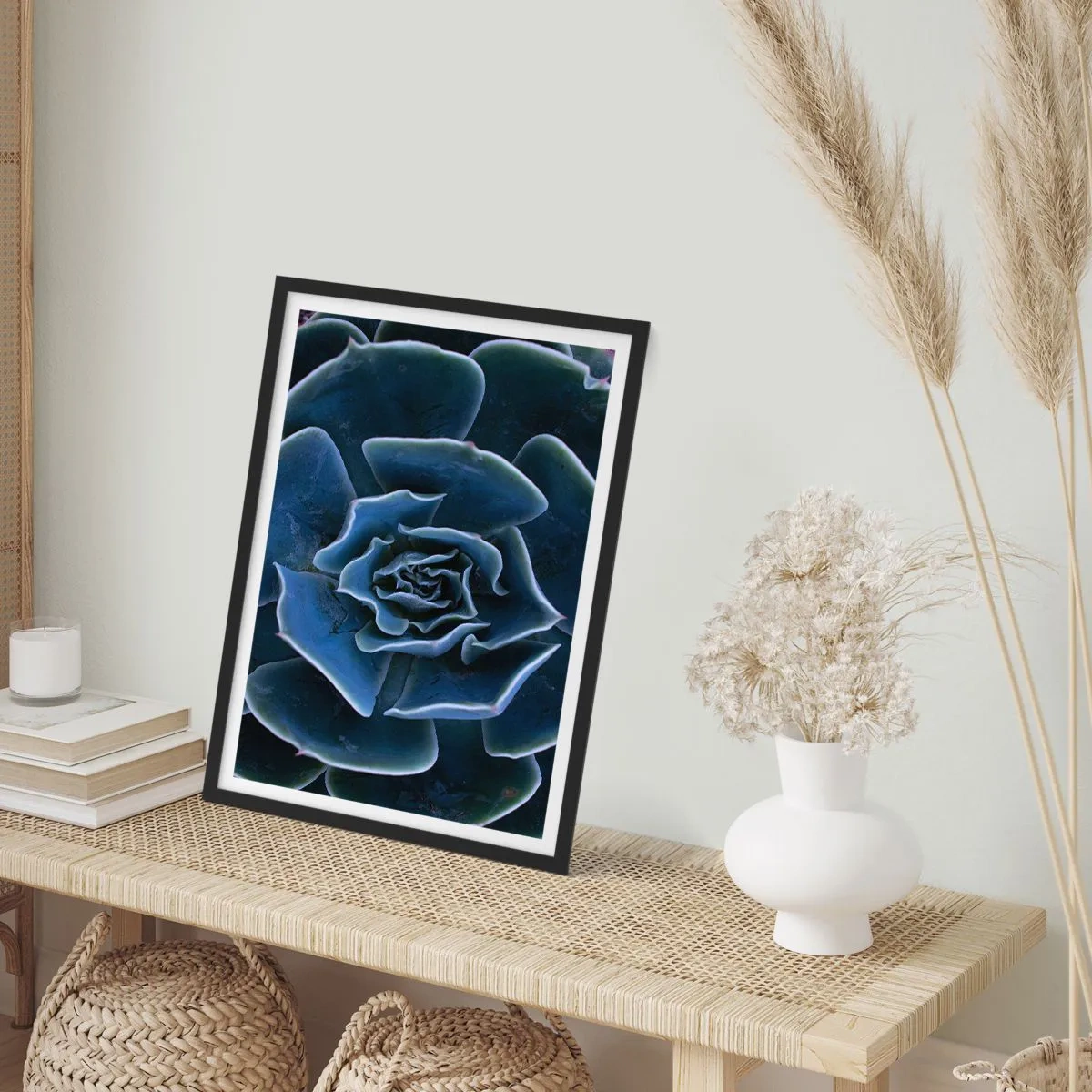 Affisch i svart ram - Konstnärlig närbild av ett geometriskt suckulentmönster - 50x70cm - Öknens blomma - Modern väggdekoration för vardagsrum och sovrum ARTTOR