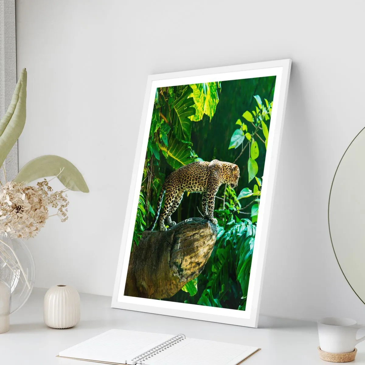 Affisch i vit ram - På jakt? - 70x100 cm