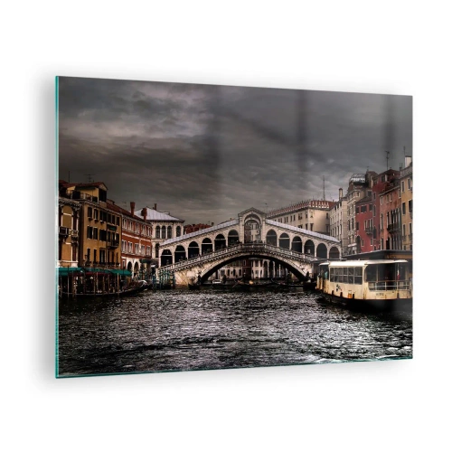 Glastavla - Bild på glas - Rialtobron mot en molnig himmel - 70x50cm - Ett löfte om en kväll i Venedig - Modern väggdekoration för vardagsrum och sovrum ARTTOR