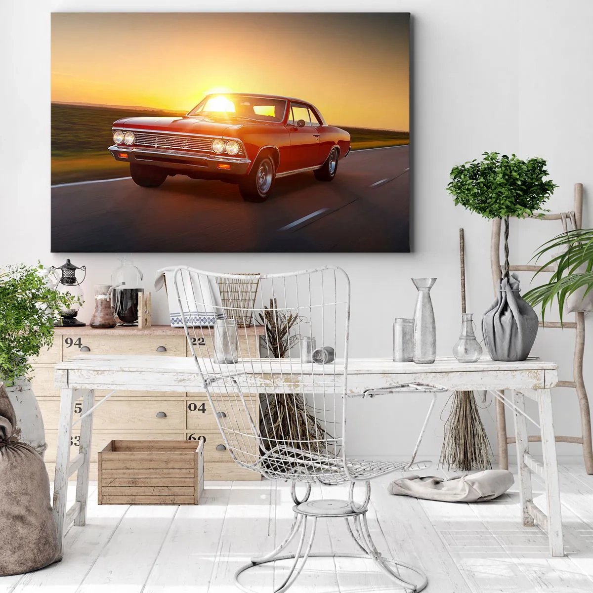 Canvastavla - Bild på duk - En röd bil i solnedgången på en öppen väg - 70x50cm - Lusten är rödfärgad - Modern väggdekoration för vardagsrum och sovrum ARTTOR