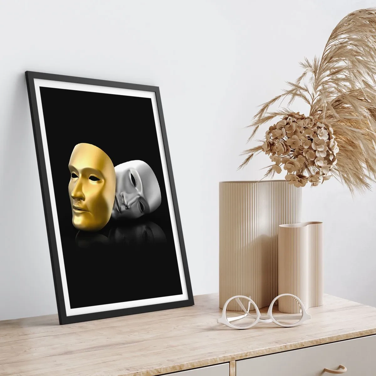 Affisch i svart ram - Guld- och silvermask på svart bakgrund - 50x70cm - Livet är teater - Modern väggdekoration för vardagsrum och sovrum ARTTOR