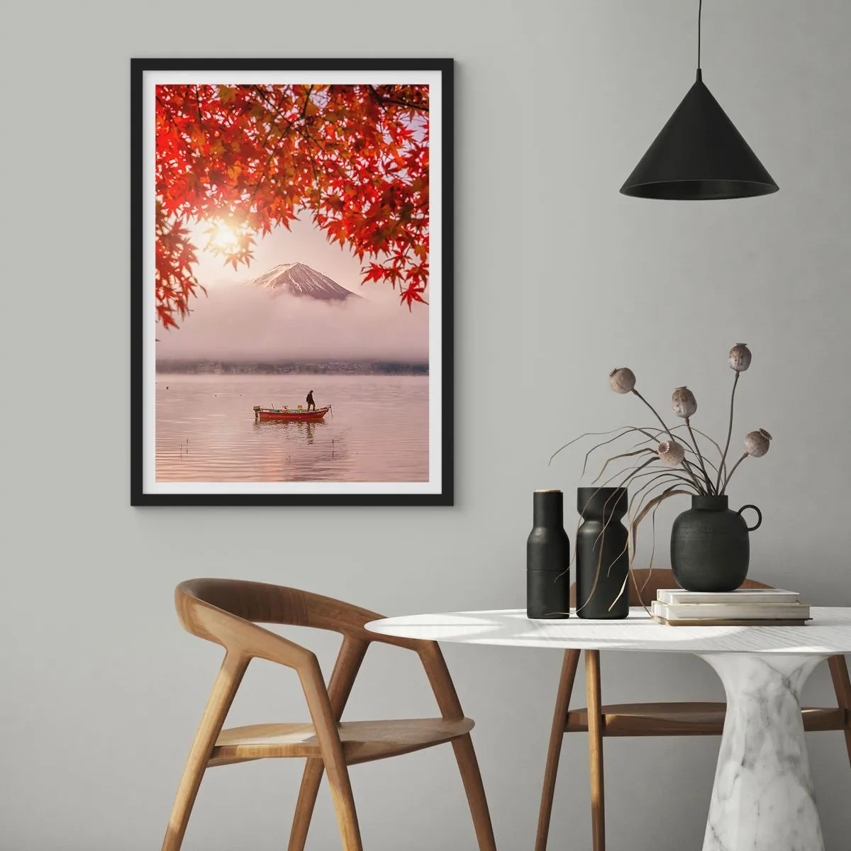 Affisch i svart ram - Mount Fuji med en båt på en sjö och höstlöv - 50x70cm - I japansk stämning - Modern väggdekoration för vardagsrum och sovrum ARTTOR
