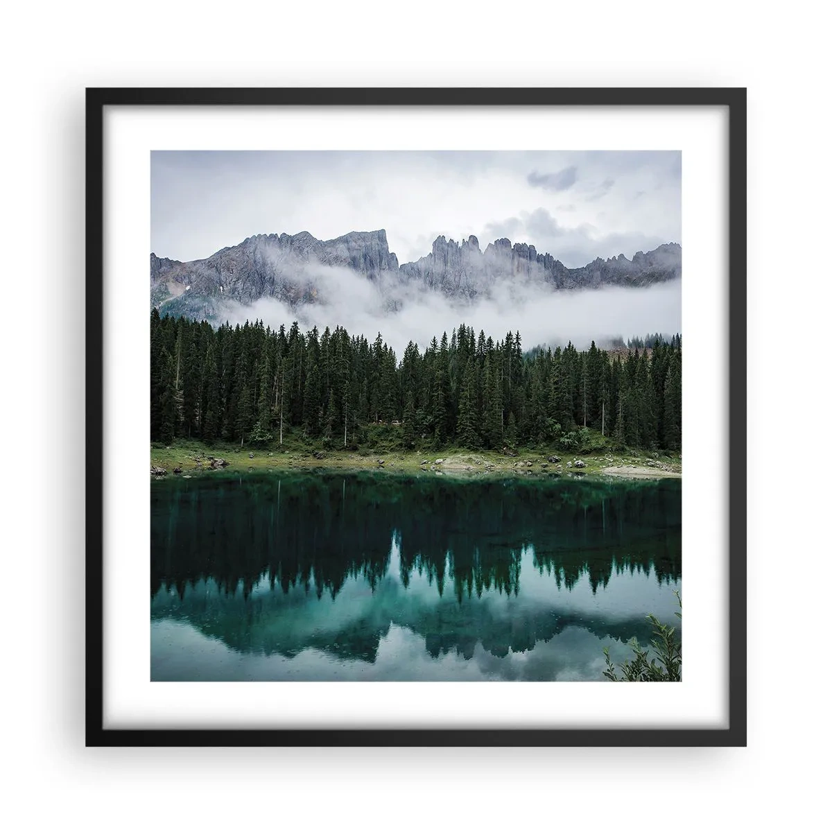 Affisch i svart ram - Tyst, tyst, väck inte sovande vatten... - 50x50 cm