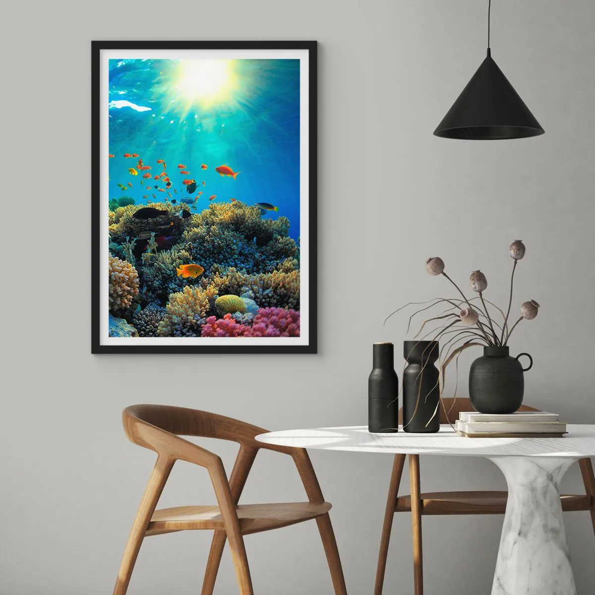 Affisch i svart ram - Undervattenslandskap med korallrev och färgglada fiskar - 50x70cm - Undervatenskatter - Modern väggdekoration för vardagsrum och sovrum ARTTOR
