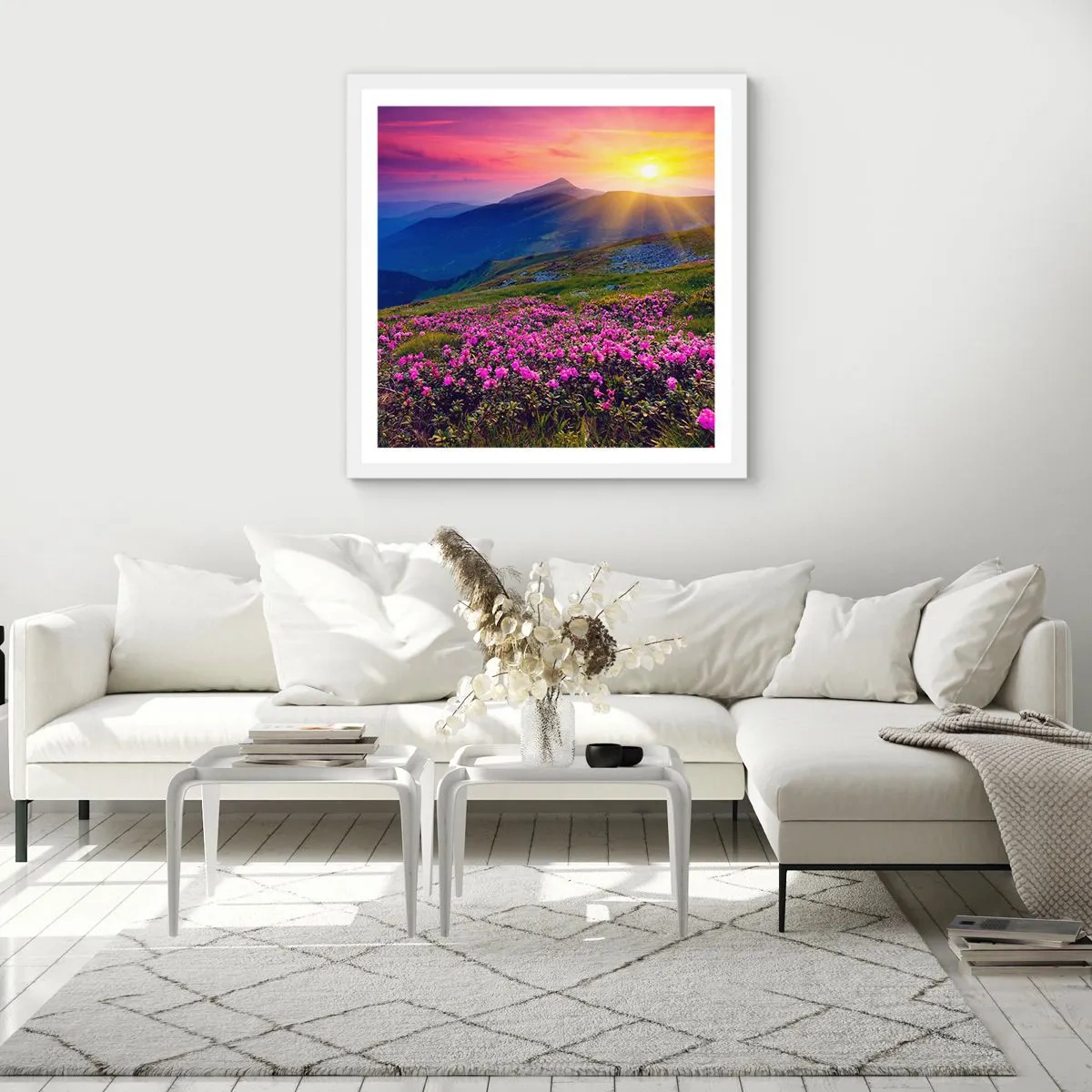 Affisch i vit ram - … Bergtallen doftar och örterna luktar runt omkring - 50x50 cm