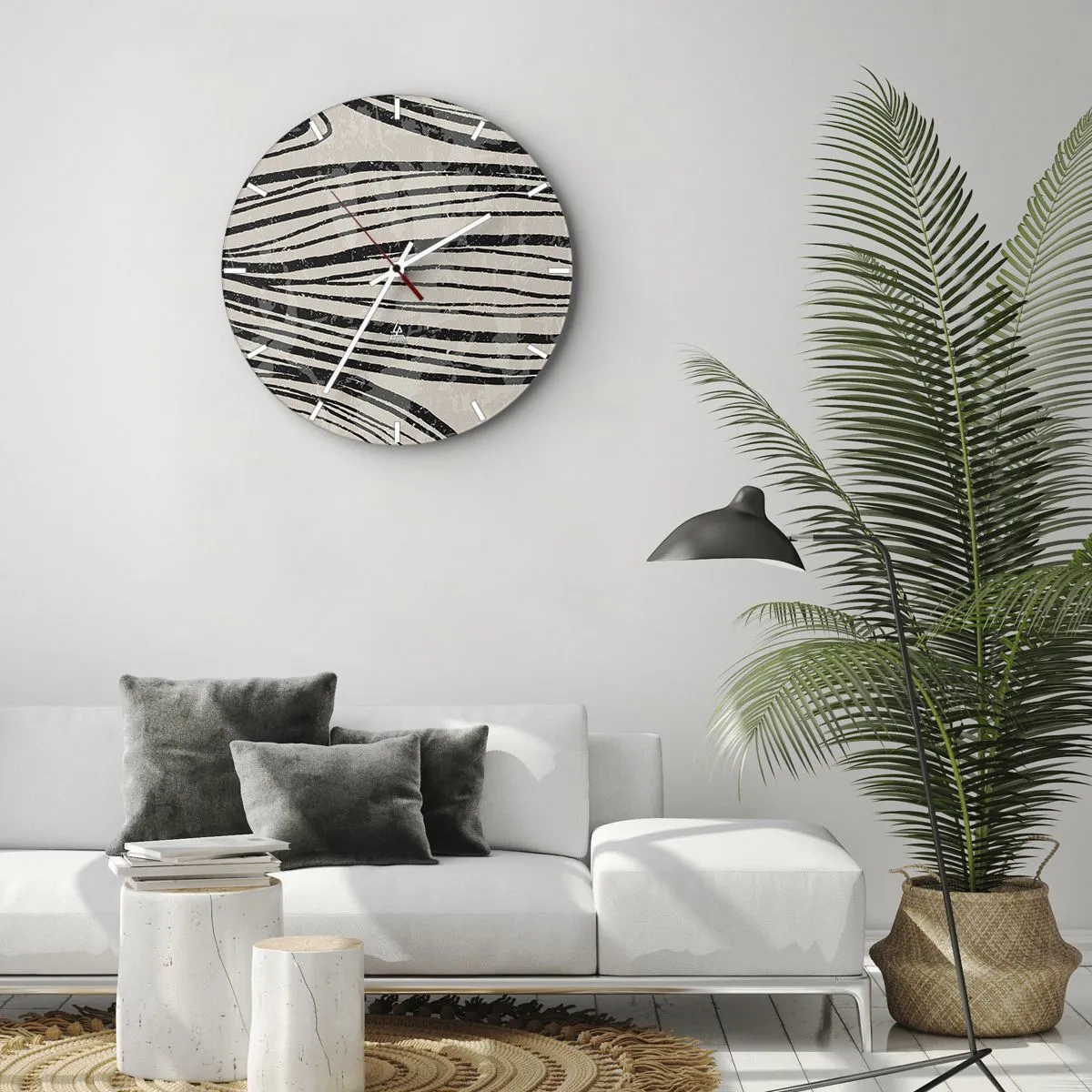 Väggklocka - Klocka på glas - Svarta linjer på en beige bakgrund i ett rytmiskt arrangemang - 30x30cm - Stänk av linjer - Modern väggdekoration för vardagsrum, kök och sovrum ARTTOR