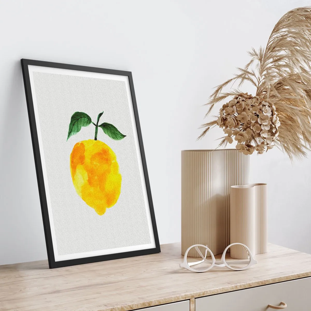 Affisch i svart ram - Akvarell illustration av en citron med blad på en ljus bakgrund - 50x70cm - Hur man känner smaken av solen - Modern väggdekoration för vardagsrum och sovrum ARTTOR