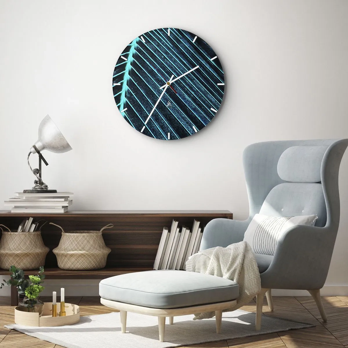 Väggklocka - Klocka på glas - En närbild av ett palmblad i nyanser av grönt och turkos. - 30x30cm - Grön textur - Modern väggdekoration för vardagsrum, kök och sovrum ARTTOR