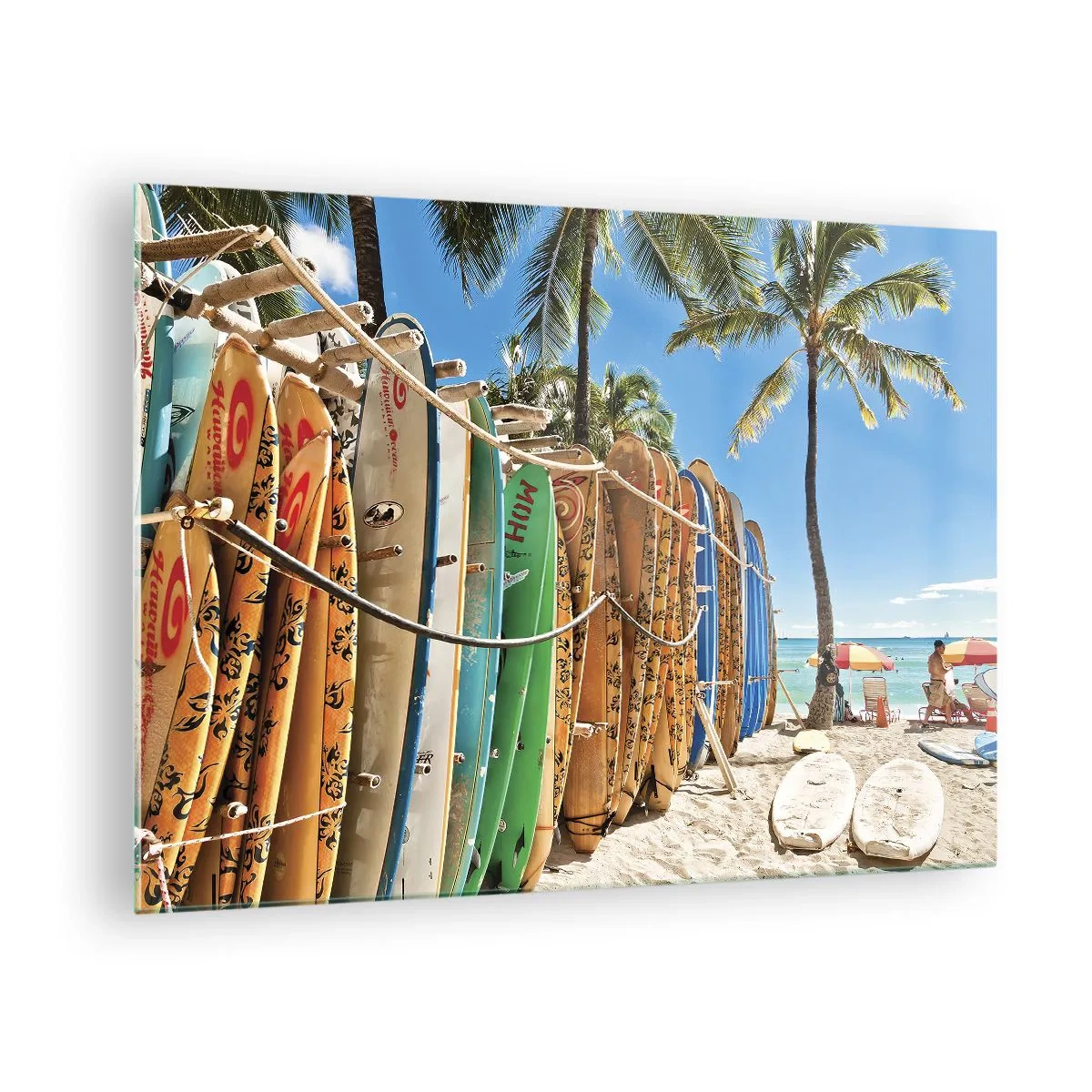 Glastavla - Bild på glas - Färgglada surfbrädor på en tropisk strand - 70x50cm - Solig lek - Modern väggdekoration för vardagsrum och sovrum ARTTOR