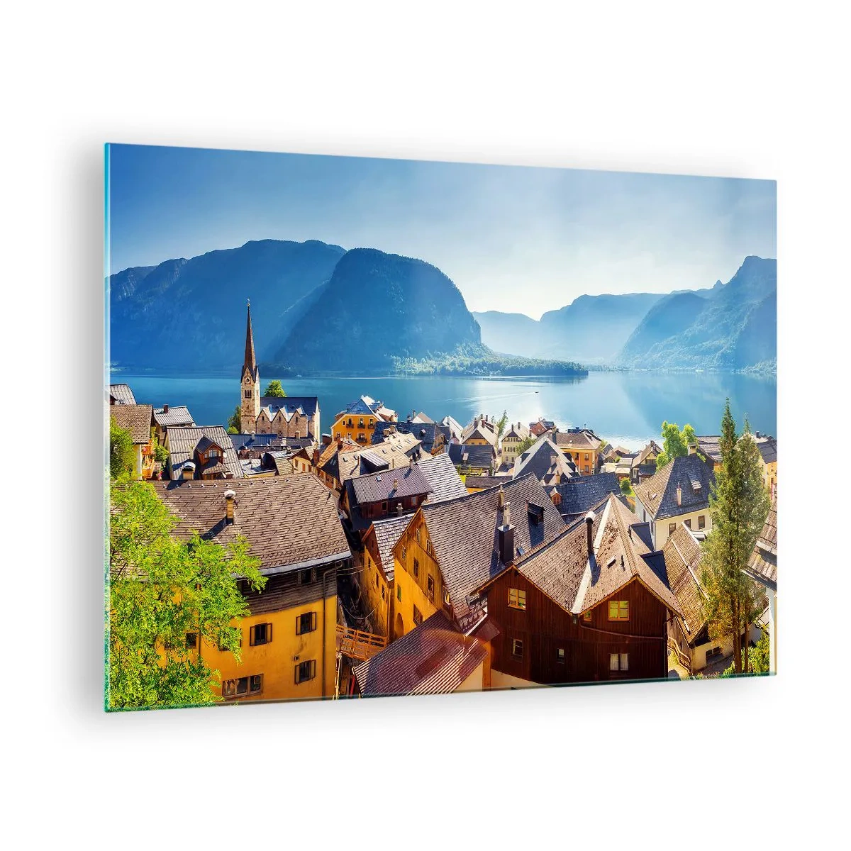 Glastavla - Bild på glas - En pittoresk stad vid en sjö omgiven av berg - 70x50cm - Mera pittoreskt blir det inte - Modern väggdekoration för vardagsrum och sovrum ARTTOR