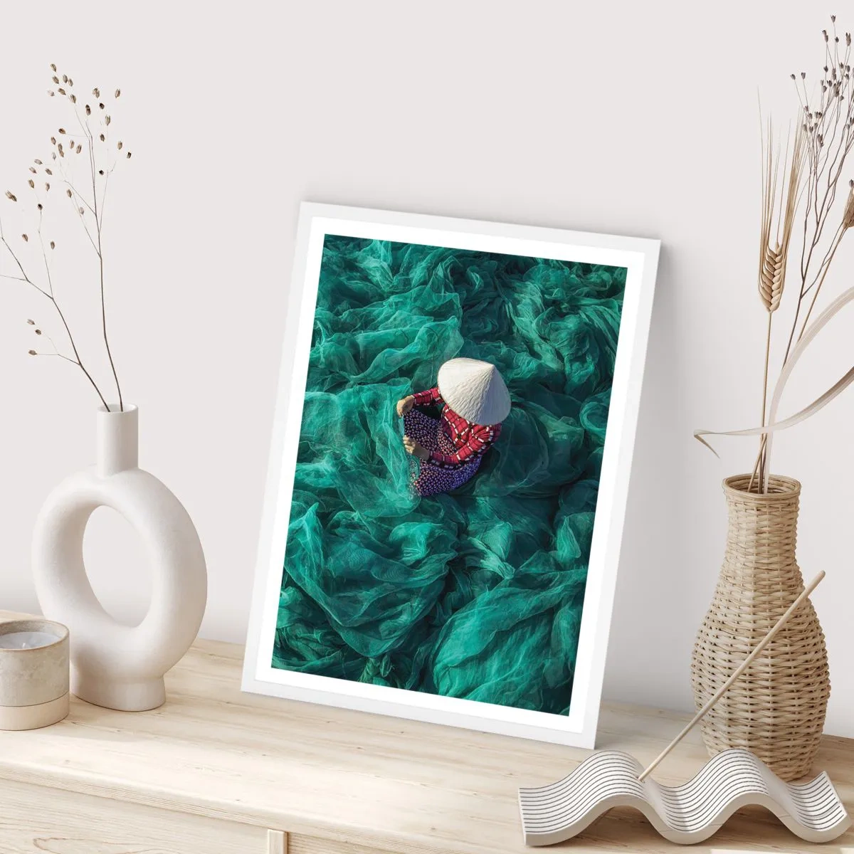 Affisch i vit ram - I nätens hav - 50x70 cm