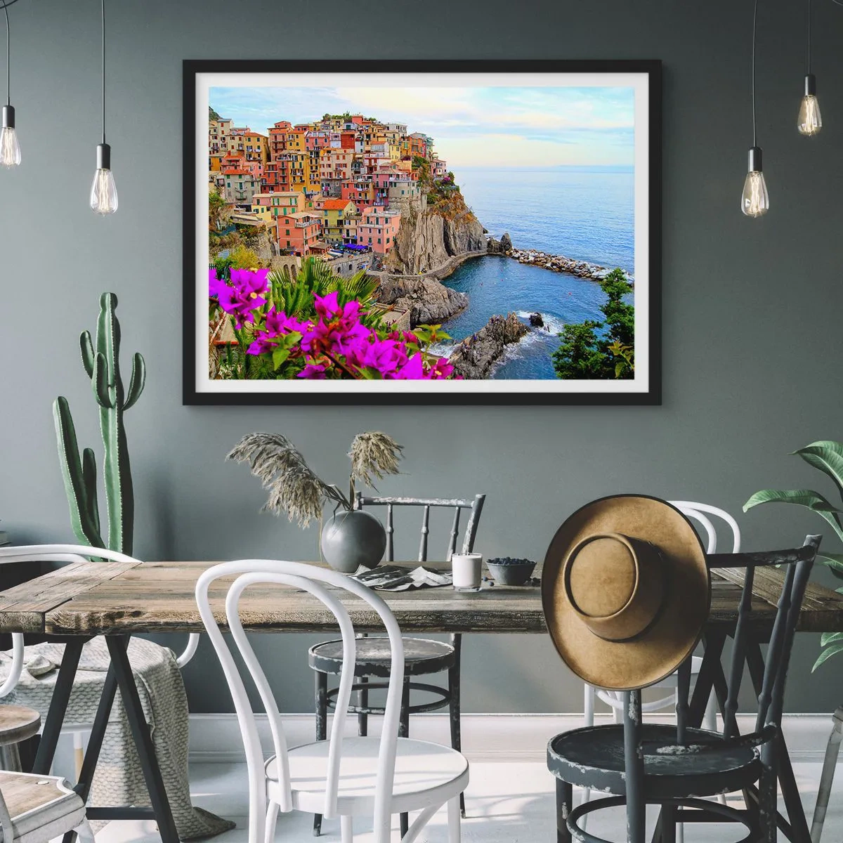 Affisch i svart ram - Skrattande stad - 70x50 cm