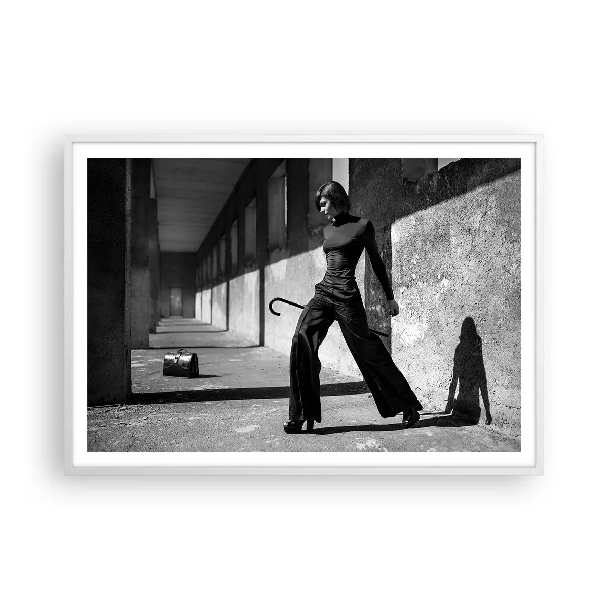 Affisch i vit ram - Stadselegans - 100x70 cm