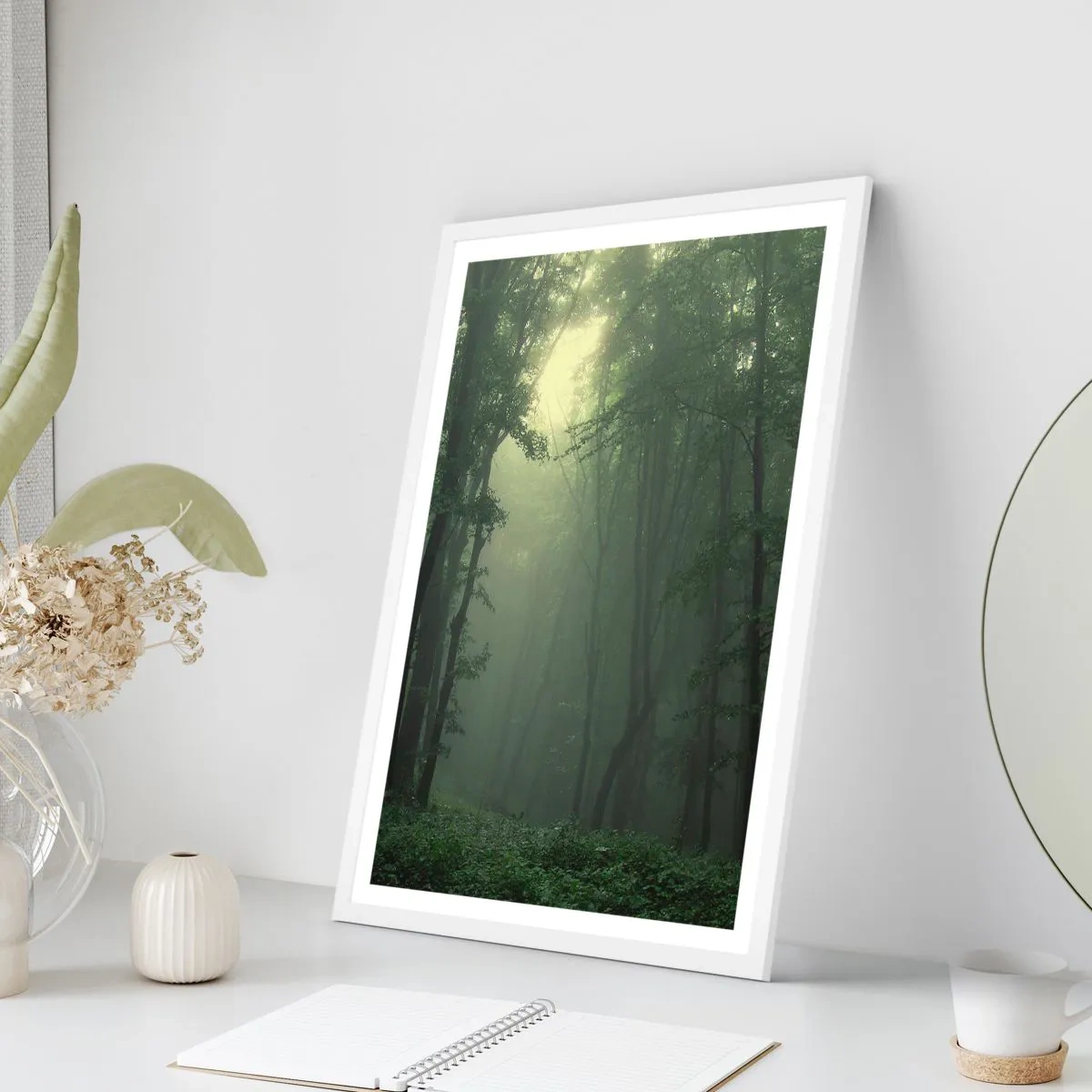 Affisch i vit ram - Innan skogen vaknar - 50x70 cm