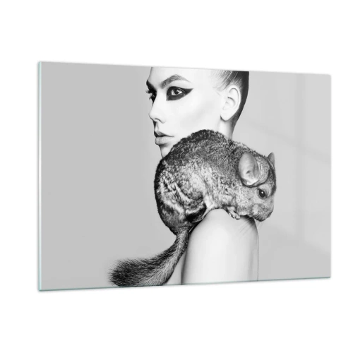Glastavla - Bild på glas - Dam med chinchilla - 120x80 cm
