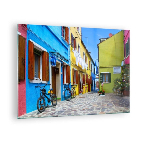 Glastavla - Bild på glas - En färgglad gata med cyklar och dekorerade hus - 70x50cm - Pastell, söt gränd - Modern väggdekoration för vardagsrum och sovrum ARTTOR