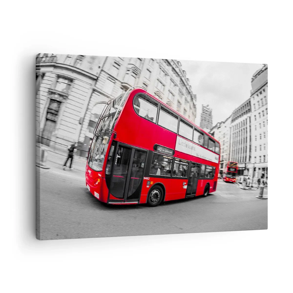 Canvastavla - Bild på duk - En röd Londonbuss mot en svartvit gata - 70x50cm - Londo traditionellt - by bus - Modern väggdekoration för vardagsrum och sovrum ARTTOR