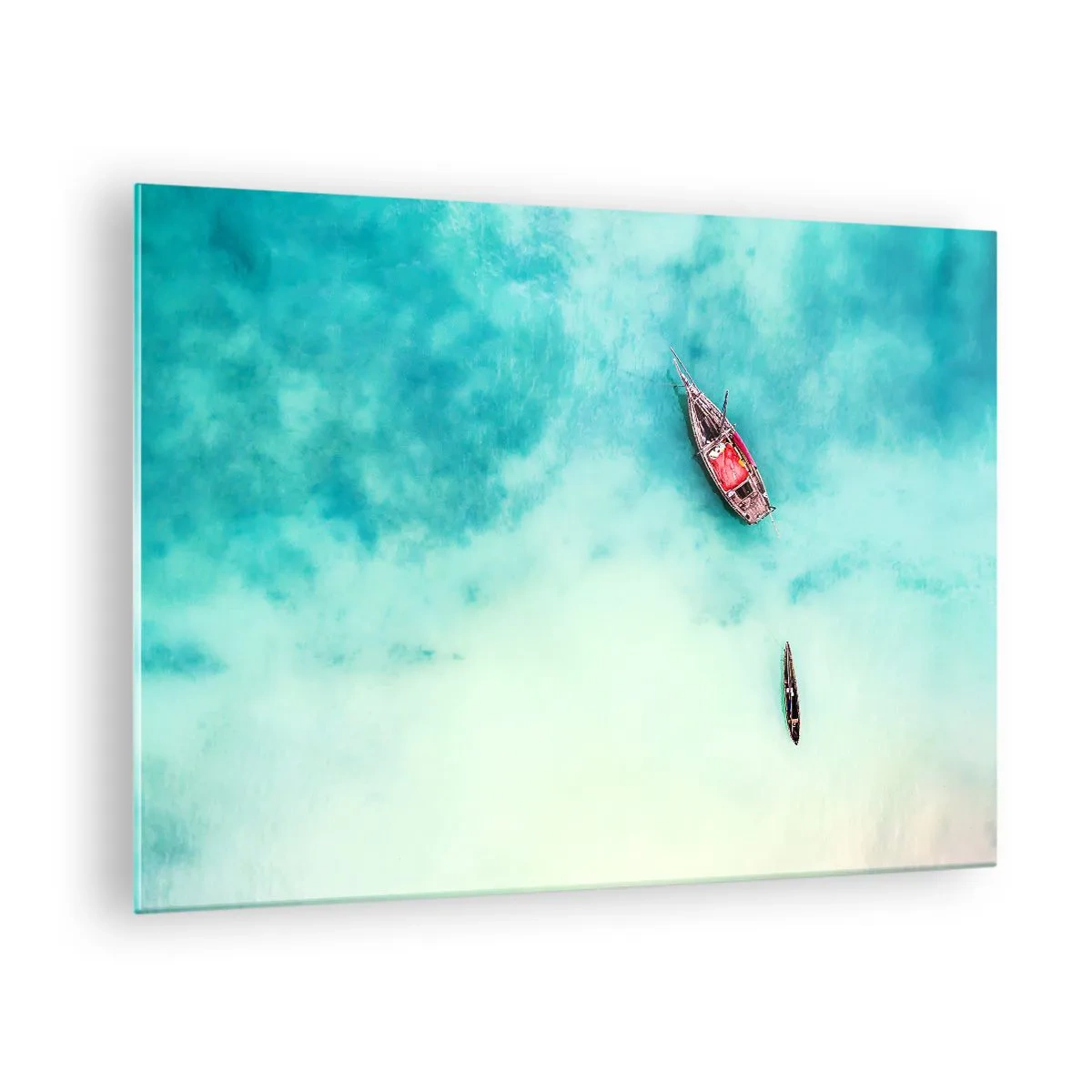 Glastavla - Bild på glas - Båtar på azurblått vatten i en lugn miljö - 70x50cm - Högvatten på stranden i Zanzibar… - Modern väggdekoration för vardagsrum och sovrum ARTTOR